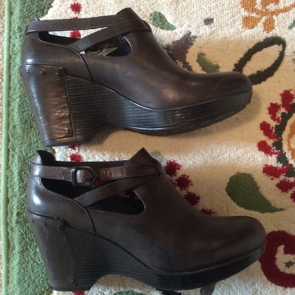 Dansko Shoes - Dansko Franka Wedge EUC